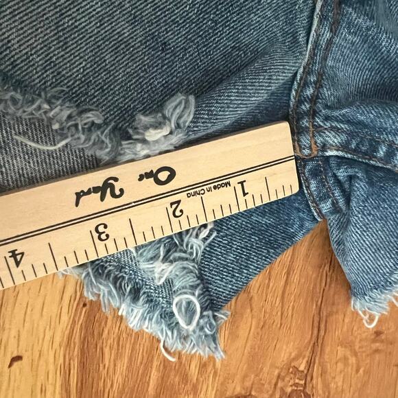 EB Denim Perfect Jean Shorts in Arlie Blue Size 31 - Picture 8 of 10
